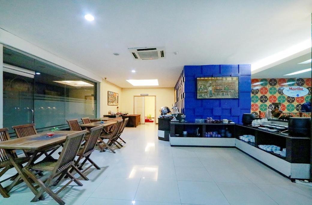 Hotel Marlin Pekalongan Managed By Dafam Kültér fotó