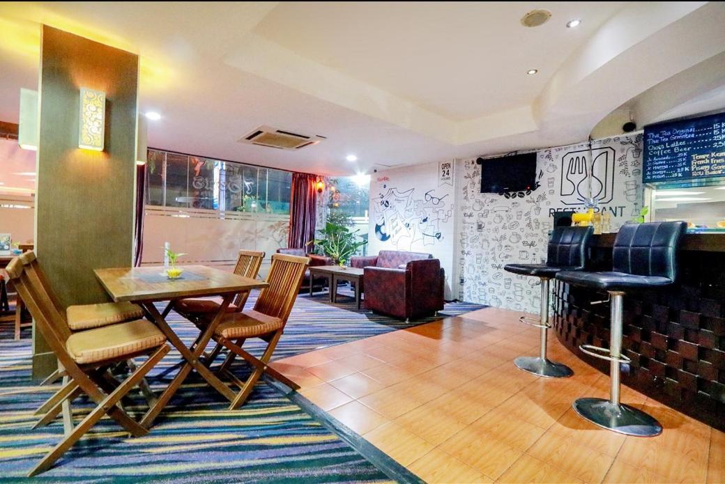 Hotel Marlin Pekalongan Managed By Dafam Kültér fotó