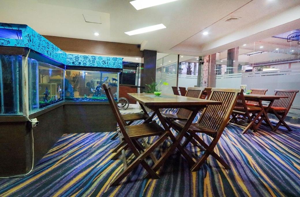 Hotel Marlin Pekalongan Managed By Dafam Kültér fotó