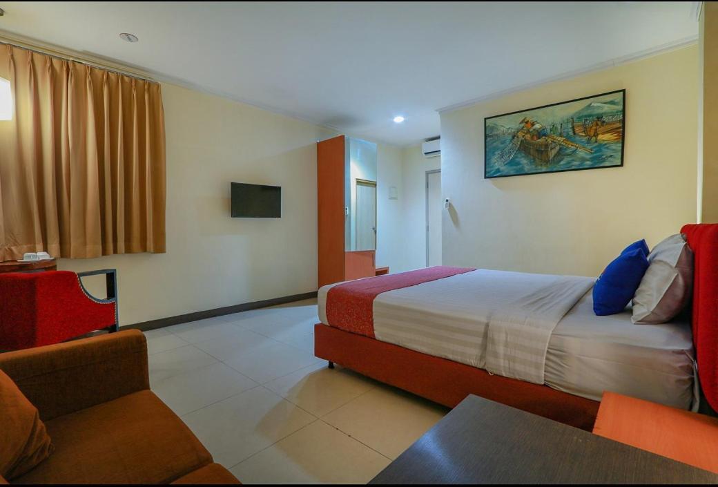Hotel Marlin Pekalongan Managed By Dafam Kültér fotó