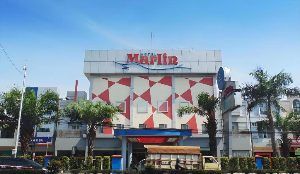 Hotel Marlin Pekalongan Managed By Dafam Kültér fotó