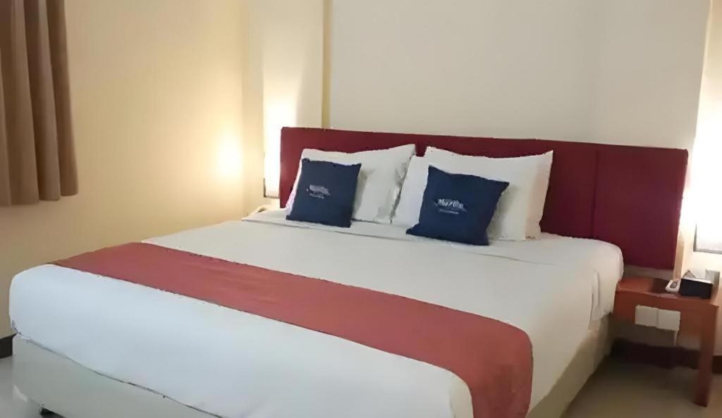 Hotel Marlin Pekalongan Managed By Dafam Kültér fotó