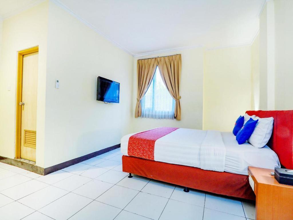 Hotel Marlin Pekalongan Managed By Dafam Kültér fotó