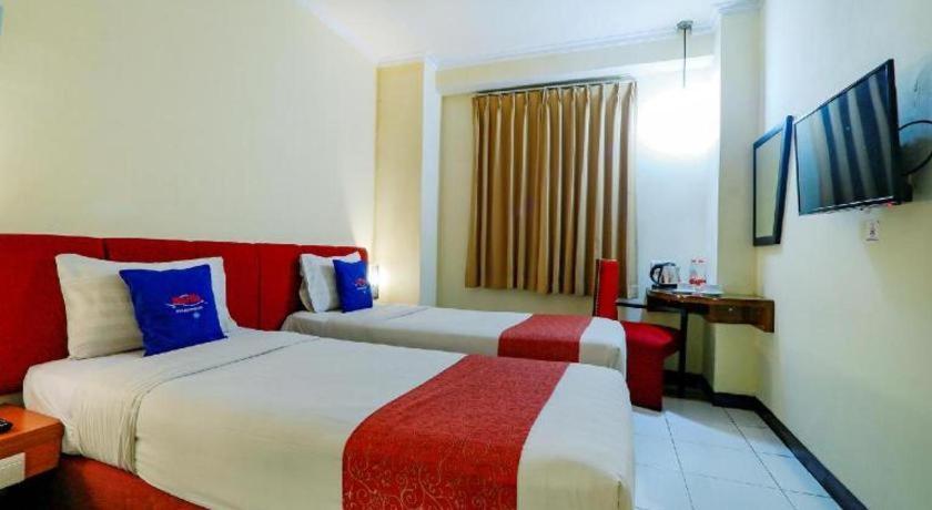 Hotel Marlin Pekalongan Managed By Dafam Kültér fotó