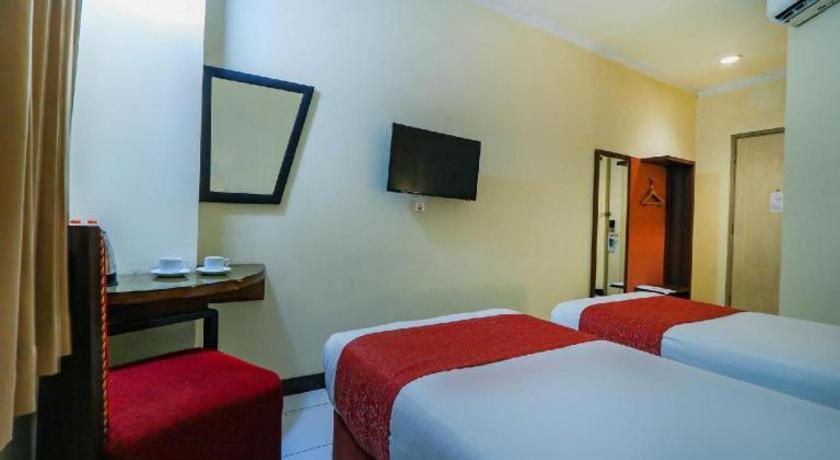 Hotel Marlin Pekalongan Managed By Dafam Kültér fotó