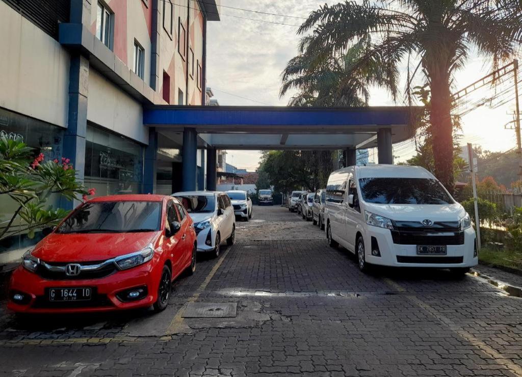 Hotel Marlin Pekalongan Managed By Dafam Kültér fotó